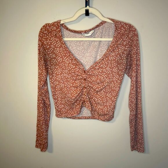 Long Sleeve Pink Floral Button Down Crop Top Large Pink Rose Stretchy - Picture 1 of 4